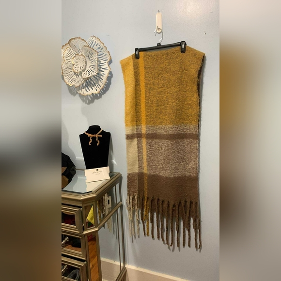 Nwt Scarf - Picture 2 of 4